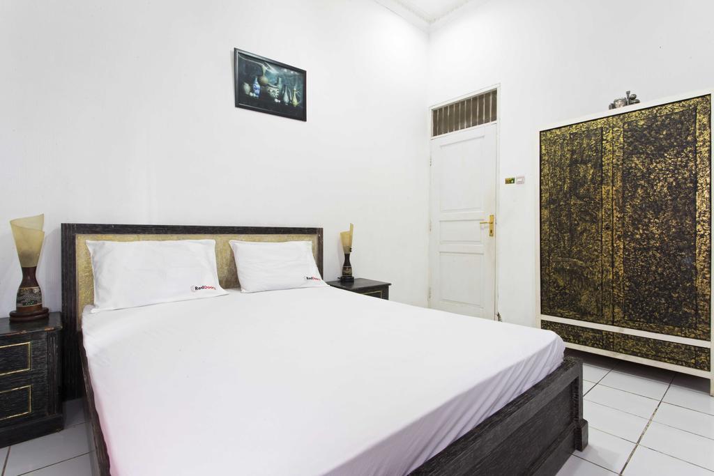 Guest house Reddoorz @ Cibubur Jakarta