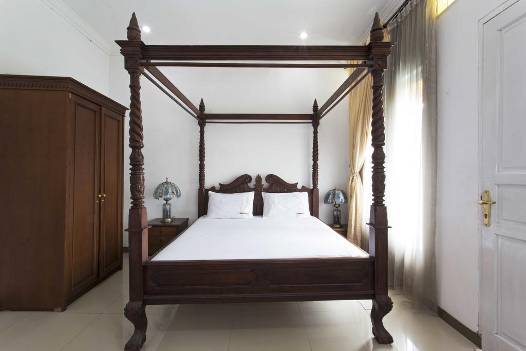 Guest house Reddoorz @ Cibubur