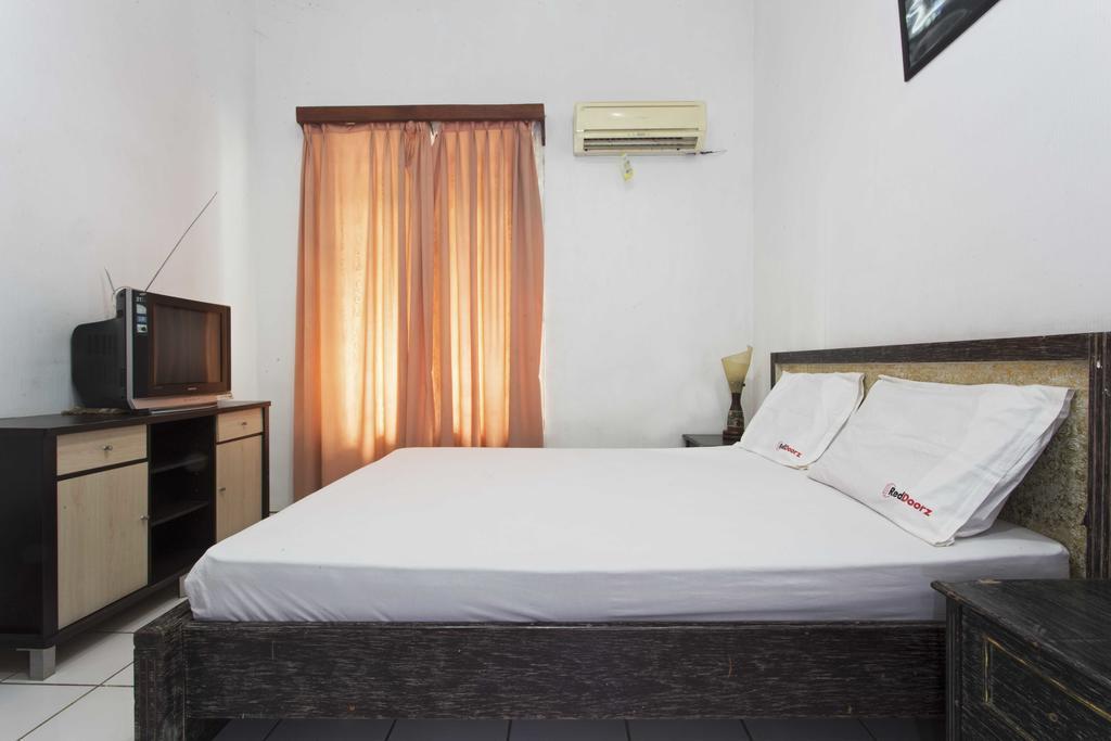 Reddoorz @ Cibubur Guest house 2*